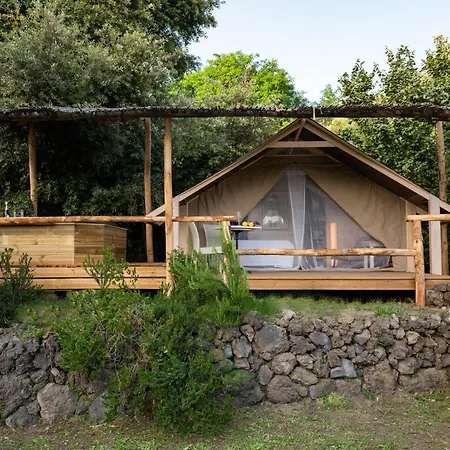 Luxury tent Vesuvian Glamping