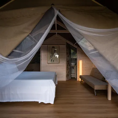 Vesuvian Glamping Luxury tent