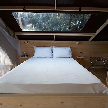 Luxury tent Vesuvian Glamping
