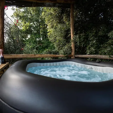 Vesuvian Glamping Luxury tent Ercolano